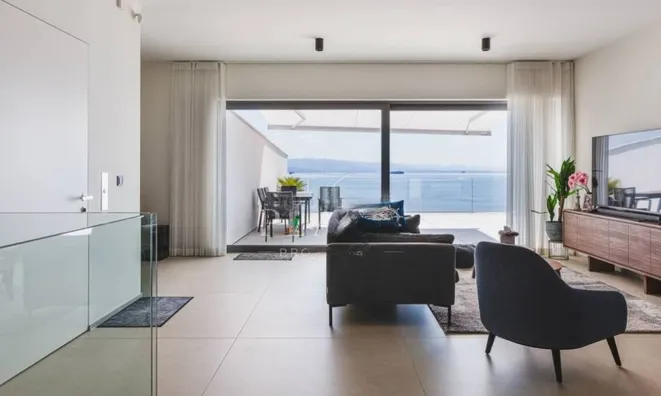 Недвижимость Four-room apartment in the center: 4