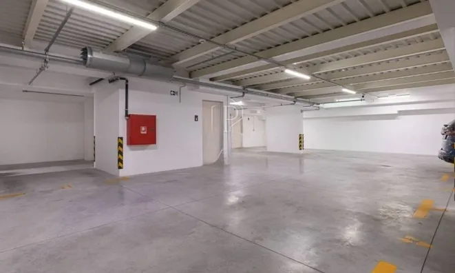 Недвижимость Four-room apartment in the center: 12