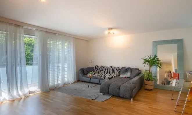 Недвижимость Apartment 3 rooms: 2