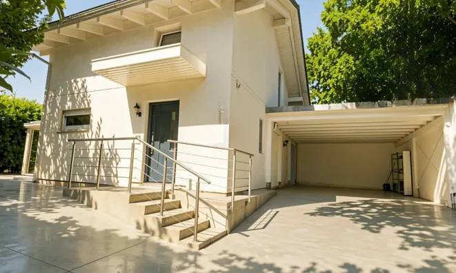Недвижимость Row house 5 rooms: 1