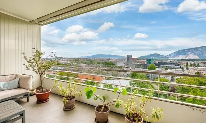 Недвижимость Apartment 5 rooms: 2