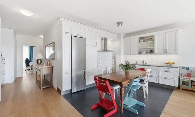 Недвижимость Apartment 5 rooms: 4