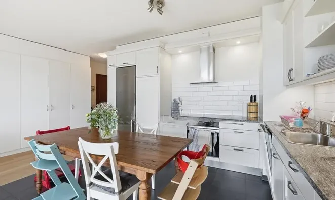 Недвижимость Apartment 5 rooms: 6