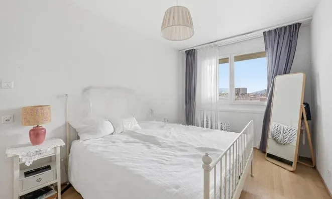 Недвижимость Apartment 5 rooms: 8