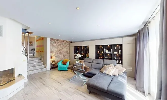 Недвижимость Row house 7 rooms: 1