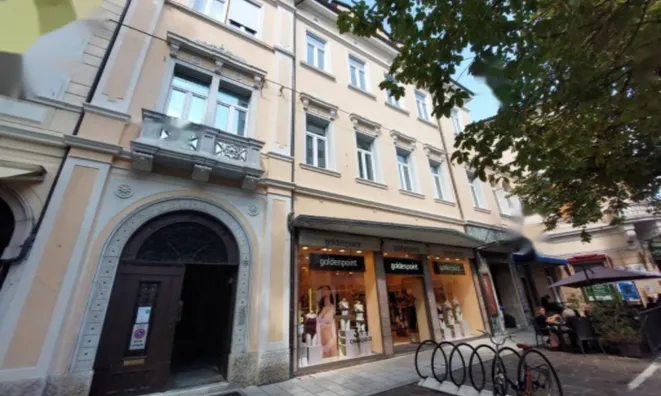 Недвижимость Трехкомнатная квартира, центр: 10