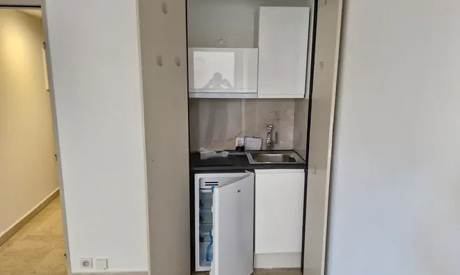 Недвижимость Apartment Monaco, La Rousse Saint Roman: 3