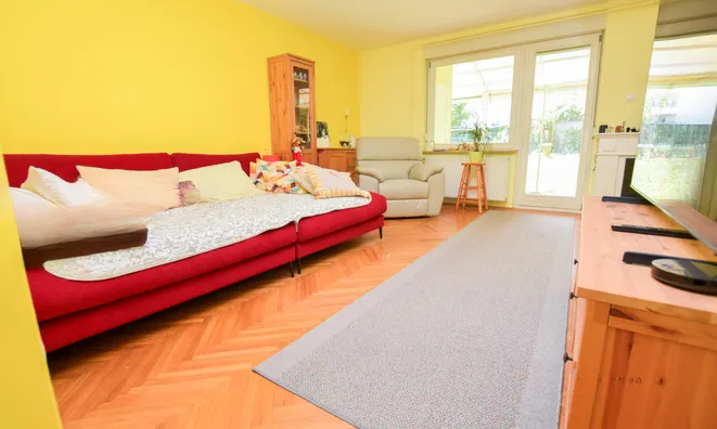 Недвижимость House with a terrace in the Rouge Valley.: 2