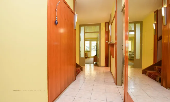 Недвижимость House with a terrace in the Rouge Valley.: 7