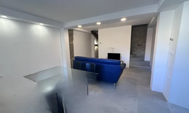 Недвижимость Three-room apartment in Izola: 16