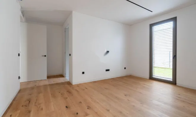 Недвижимость Четырехкомнатная квартира Бежиград: 57