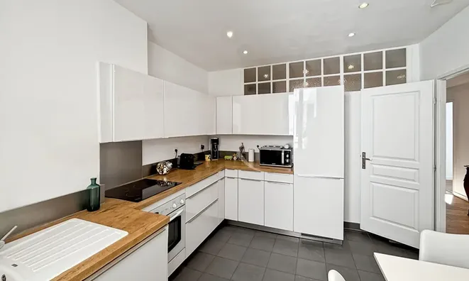 Недвижимость Property: Residence  
Location: Cannes, Centre-ville  

Residence Cannes Centre: 3