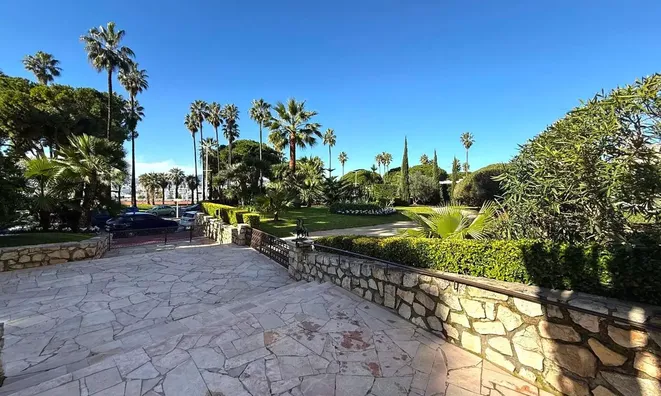 Недвижимость Villa Pointe Croisette: 3