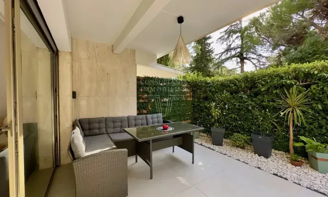 Недвижимость Villa Californie: 1