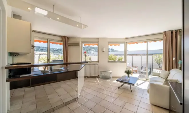 Недвижимость Villa Pointe Croisette: 2