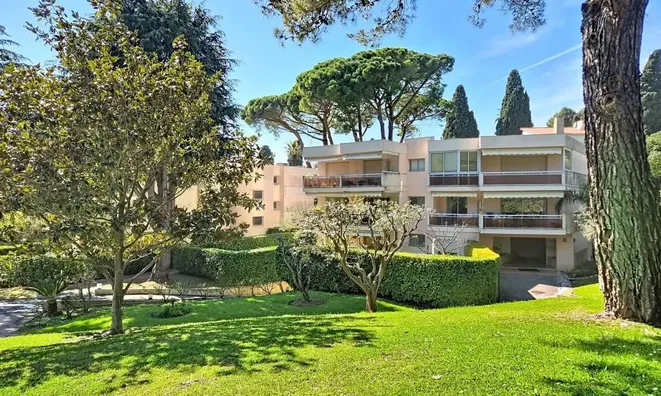 Недвижимость Villa Californie: 2