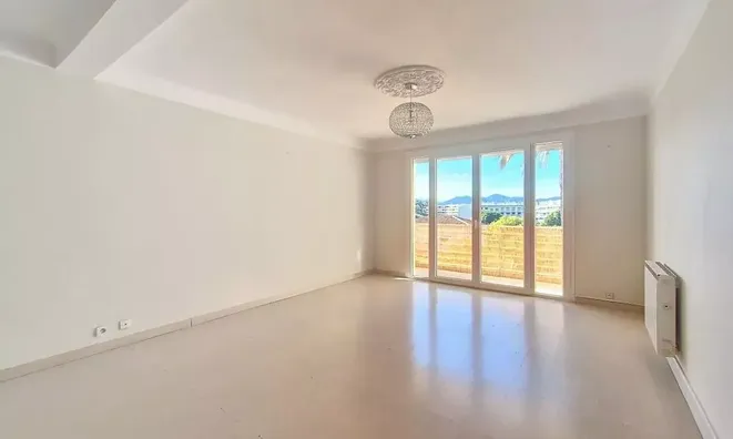 Недвижимость Villa Cannes Croix des Gardes: 1