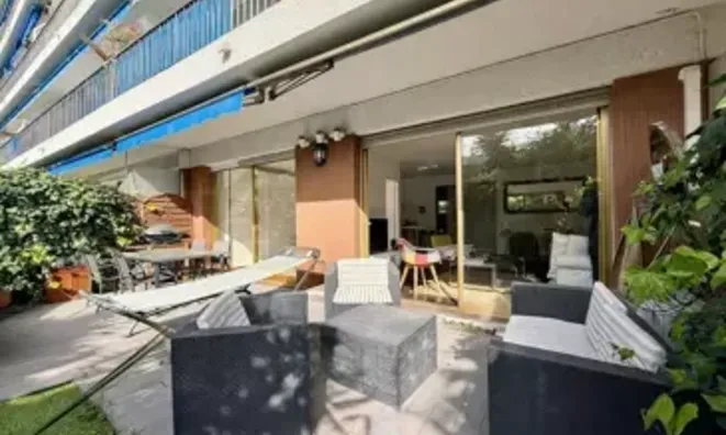Недвижимость Villa Petit Juas: 2