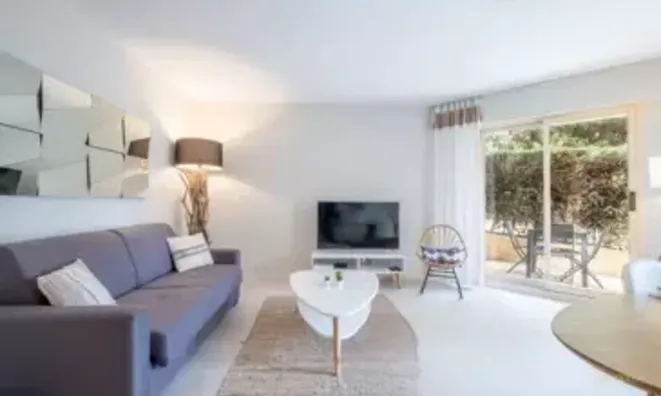Недвижимость Property Type: Villa
Location: Malibu, California: 2