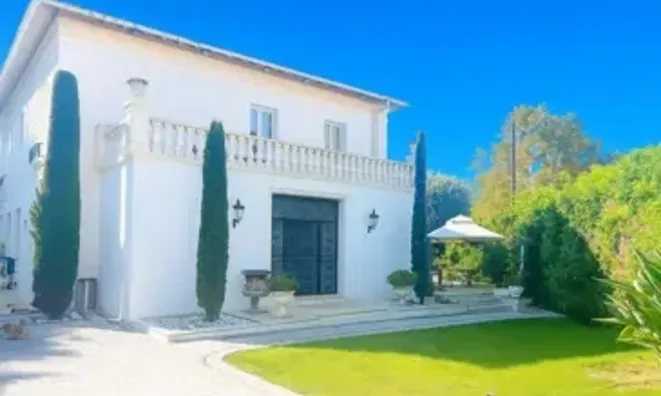 Недвижимость Villa Croix des Gardes: 1