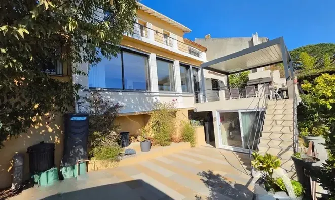 Недвижимость Villa Petit Juas: 1