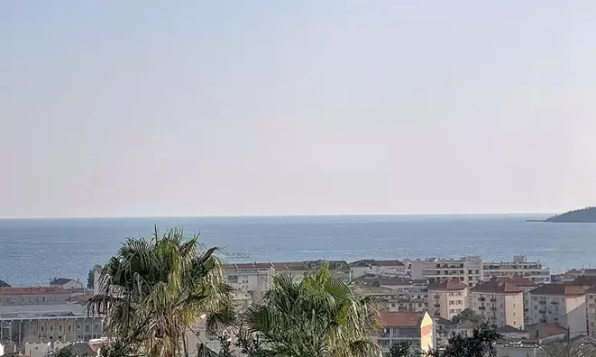 Недвижимость Villa Croix des Gardes: 1