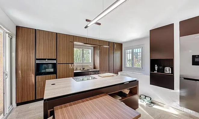 Недвижимость Villa Petit Juas: 3