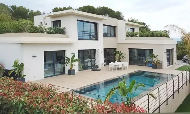 Недвижимость Villa Croix des Gardes: 3