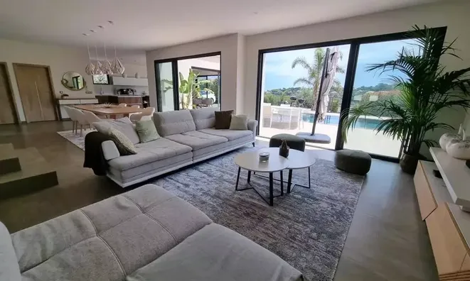 Недвижимость Villa Croix des Gardes: 8