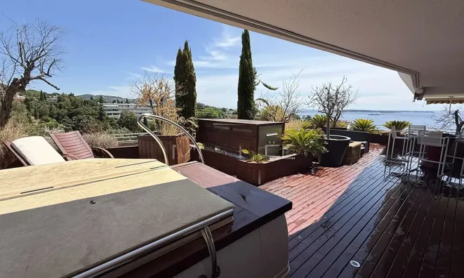 Недвижимость House Cannes Croix des Gardes: 28