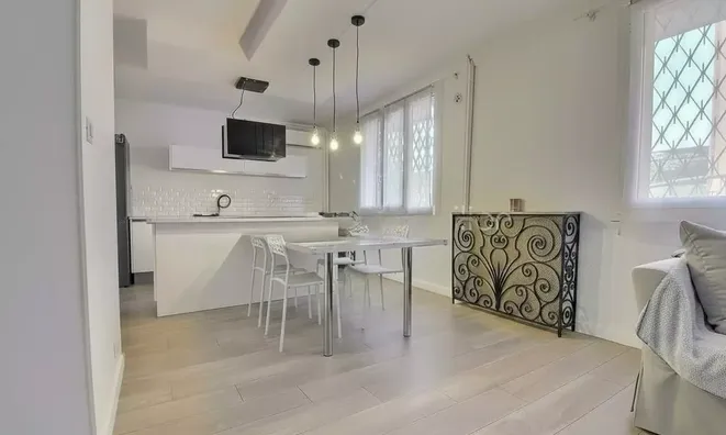 Недвижимость Villa Petit Juas: 1