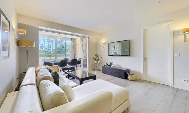 Недвижимость Villa Pointe Croisette: 2