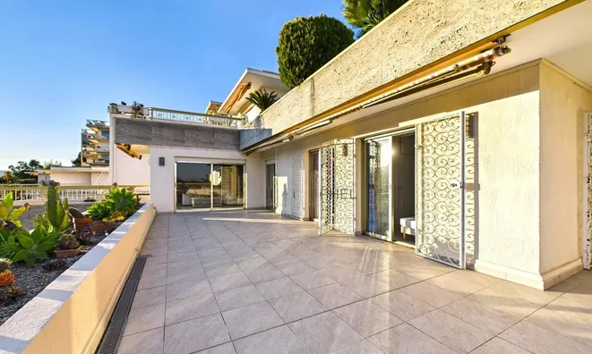 Недвижимость Villa La Napoule: 1