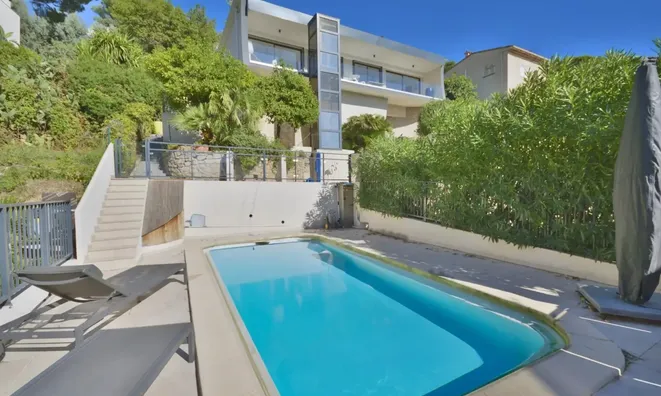 Недвижимость Villa Croix des Gardes: 2
