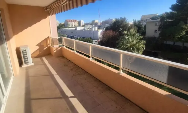 Недвижимость Villa Cannes La Bocca: 2
