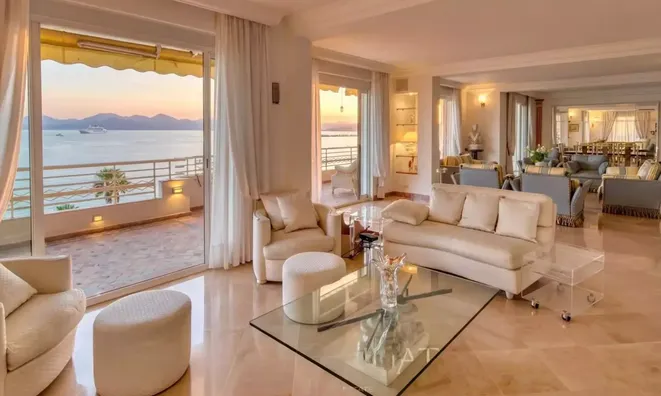 Недвижимость Villa Pointe Croisette: 2