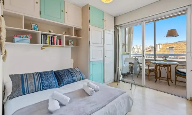 Недвижимость Property Type: Apartment  
Location: Cannes, Centre-ville  

Apartment Cannes Central: 3