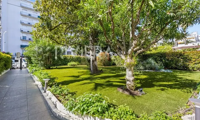 Недвижимость Property Type: Apartment  
Location: Cannes, Centre-ville  

Apartment Cannes Central: 8