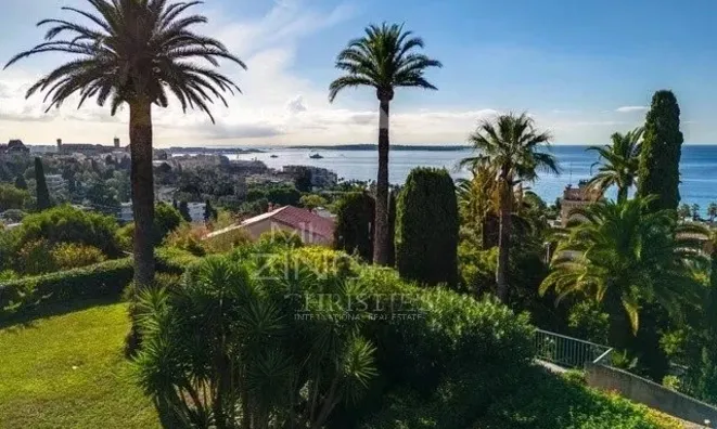 Недвижимость Villa Croix des Gardes: 1