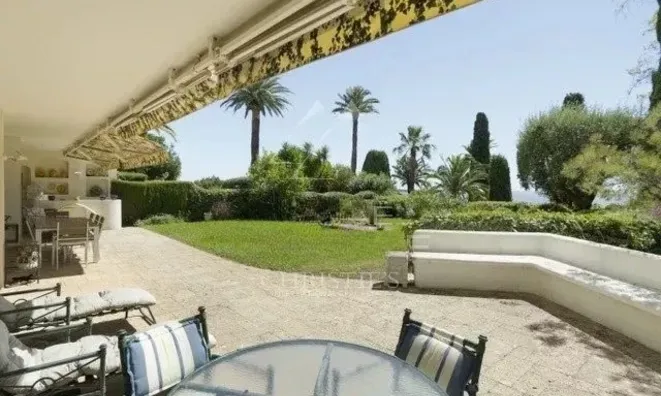 Недвижимость Villa Croix des Gardes: 2