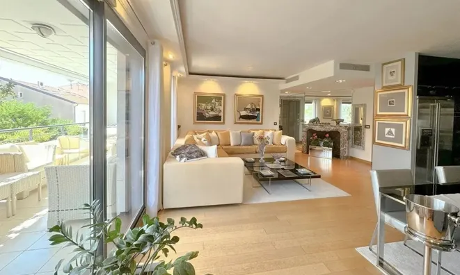 Недвижимость Villa Croix des Gardes: 3