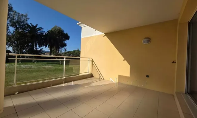 Недвижимость Villa Mandelieu-LN: 1