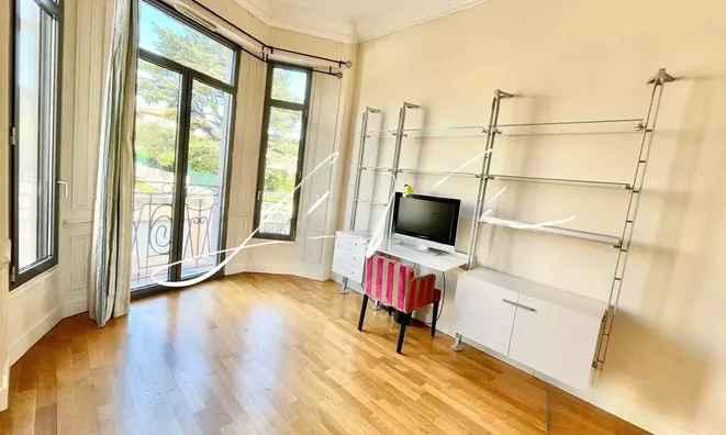 Недвижимость Villa République Cannes: 9