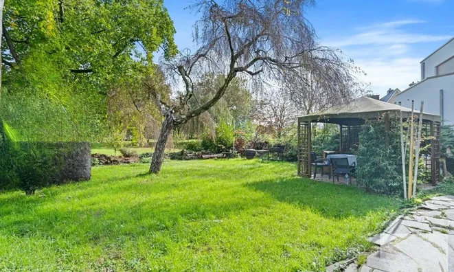Недвижимость House 4 bedrooms for sale in Strassen: 2