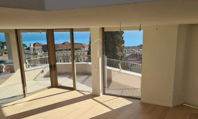 Недвижимость Four-room apartment in the center: 1