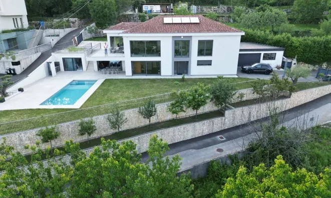 Недвижимость Семейный дом 400 м², Опатия: 1