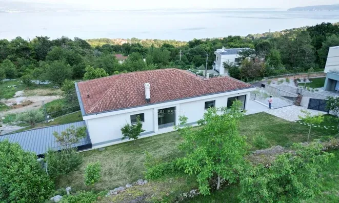 Недвижимость Семейный дом 400 м², Опатия: 7