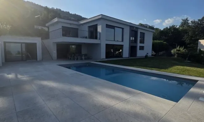Недвижимость Семейный дом 400 м², Опатия: 14