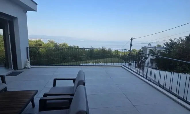 Недвижимость Семейный дом 400 м², Опатия: 18