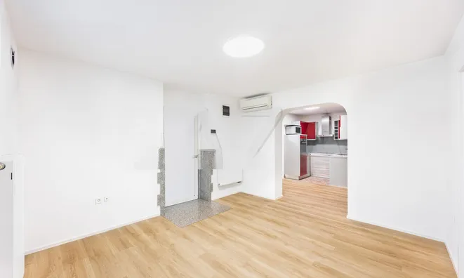 Недвижимость Two-room apartment Kashel: 4